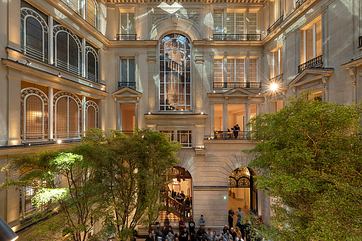 香榭丽舍大街苹果旗舰店,巴黎 / Foster + Partners 首