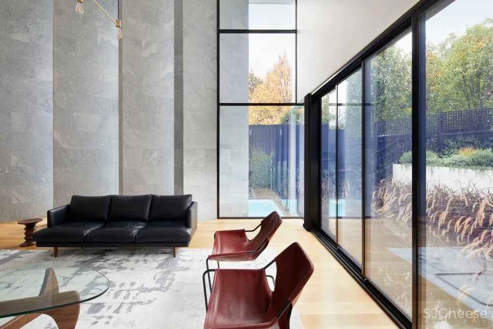 首发 | Mostaghim & Associates 让冬季的阳光进入生活空间 首