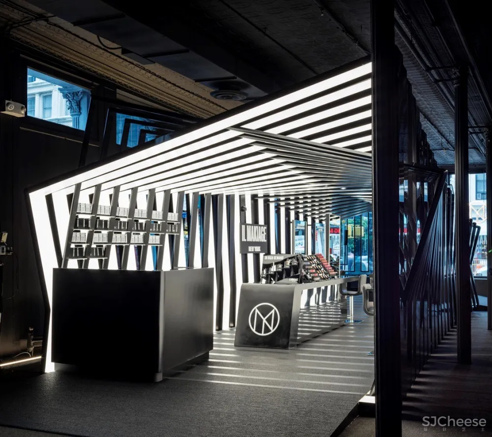 Zaha Hadid:化妆品品牌的精品展馆 首