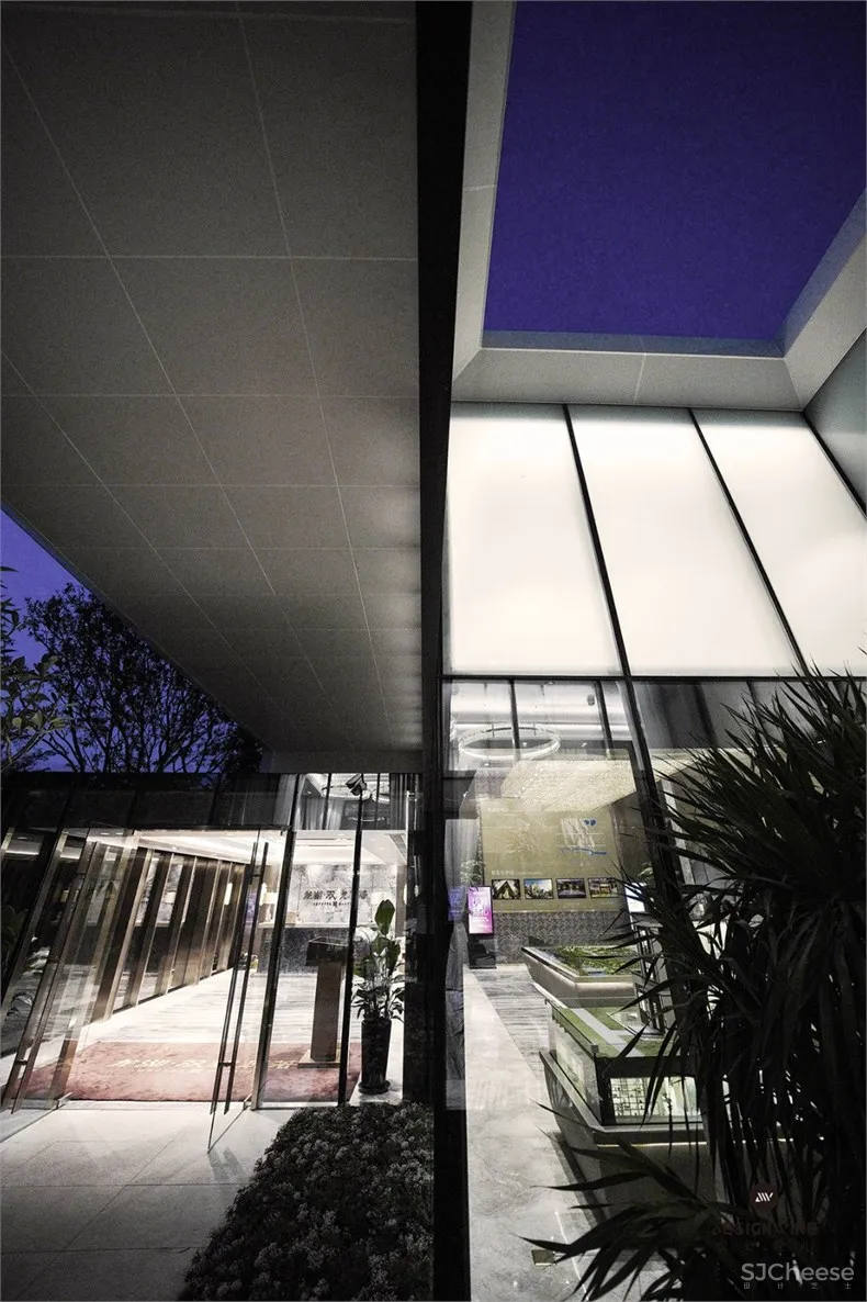 方舍:龙湖·双珑原著销售中心设计