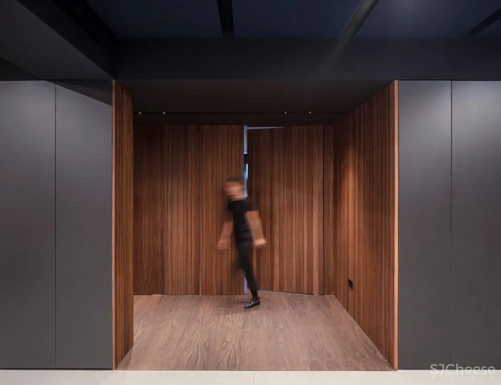 Arkoslight 办公室,将产品融入设计 / Francesc Rifé studio