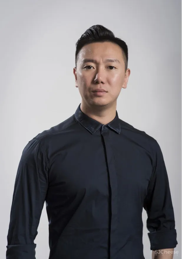 新作 | “好色的绅士” KINGKISS KTV 首