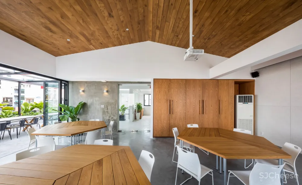 Sanuki Daisuke architects：越南年轻创业者的办公空间