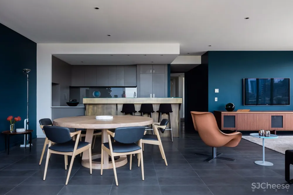 冷暖色调结合的悉尼伯克街公寓 | Stephen Collins 首