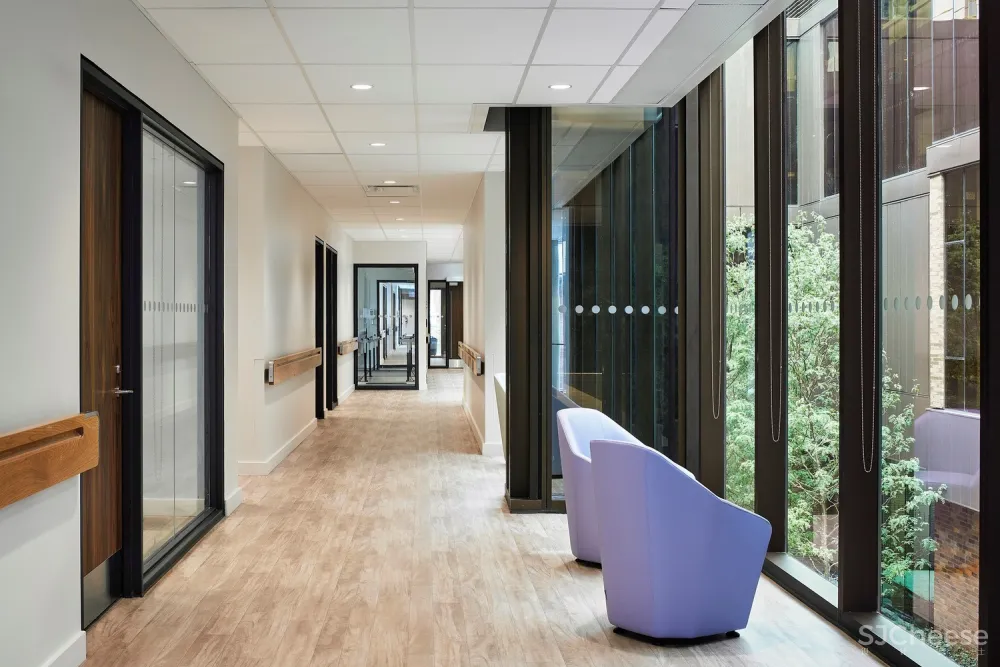 多伦多凯西健康护理中心,为艾滋患者提供希望空间 / Hariri Pontarini Architects