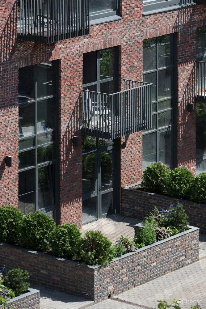 夹层公寓改造 / DNK ag