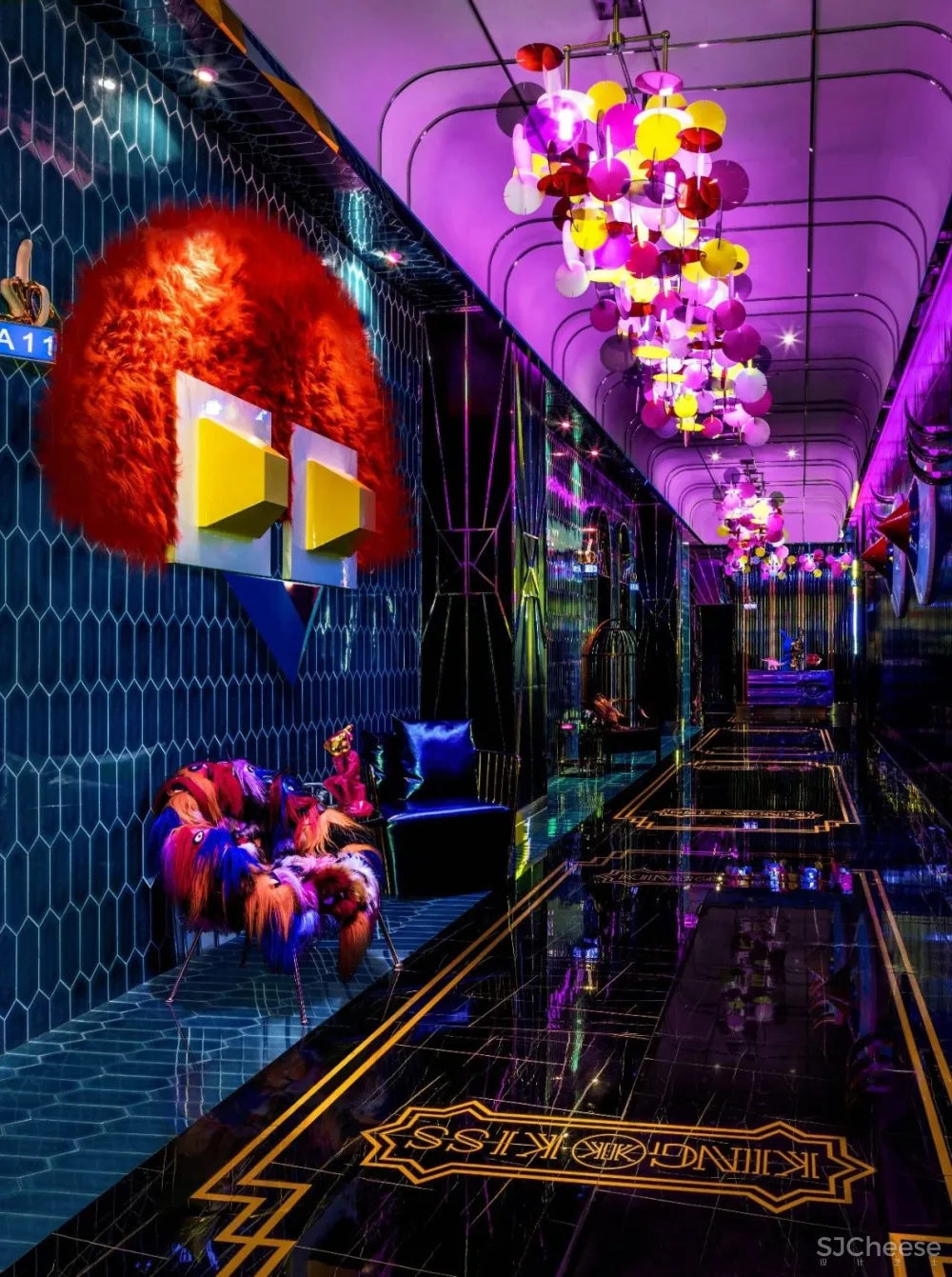 新作 | “好色的绅士” KINGKISS KTV 首