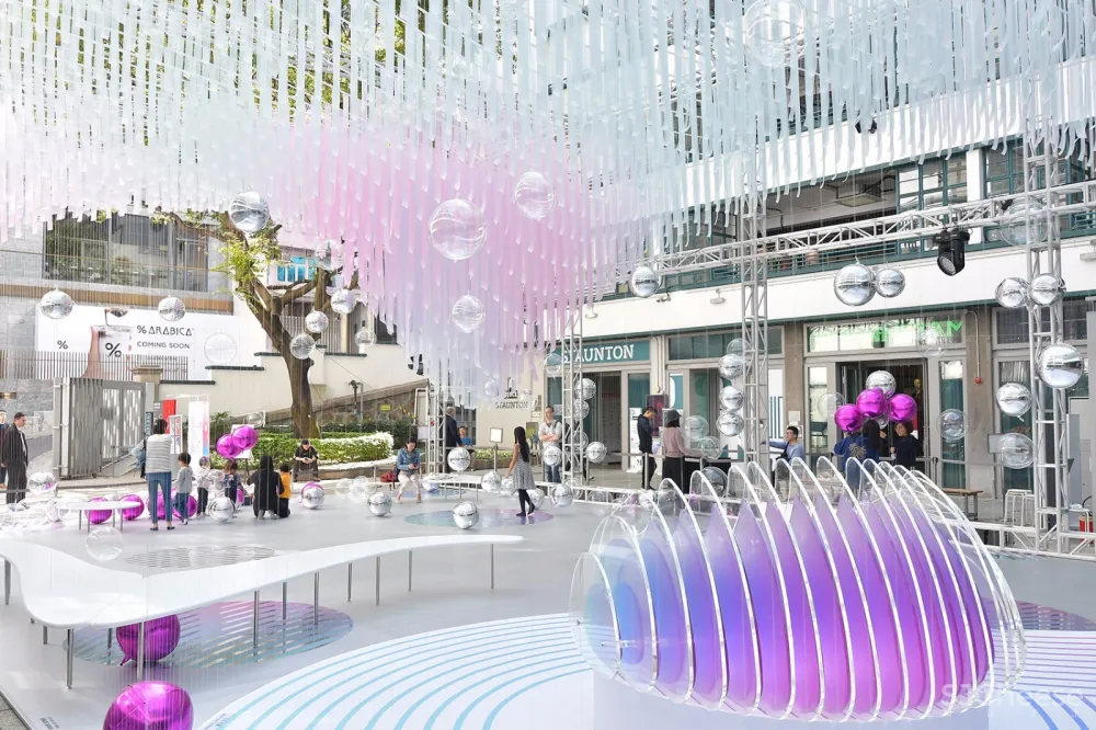 香港飘浮圣诞展亭,随风晃动的气球组成另类城市风景 | AaaM建筑设计工作室