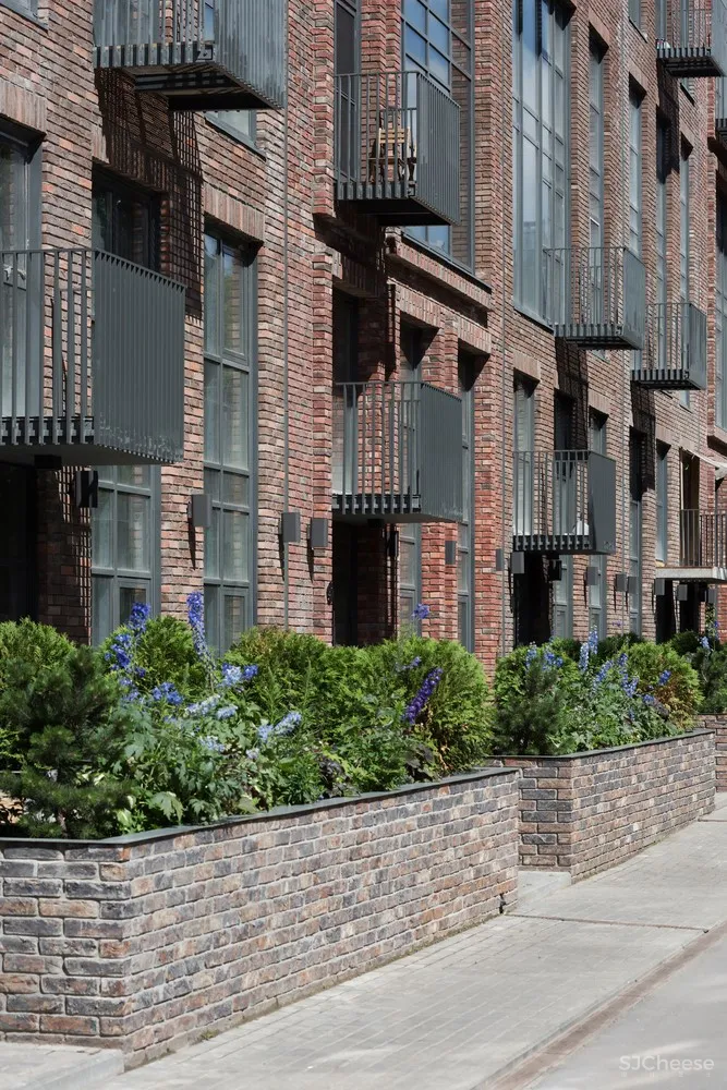 夹层公寓改造 / DNK ag