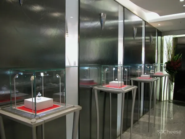 汇侨 澳门大运河购物中心L3铺HEARTS+ON+FIRE珠宝专卖店