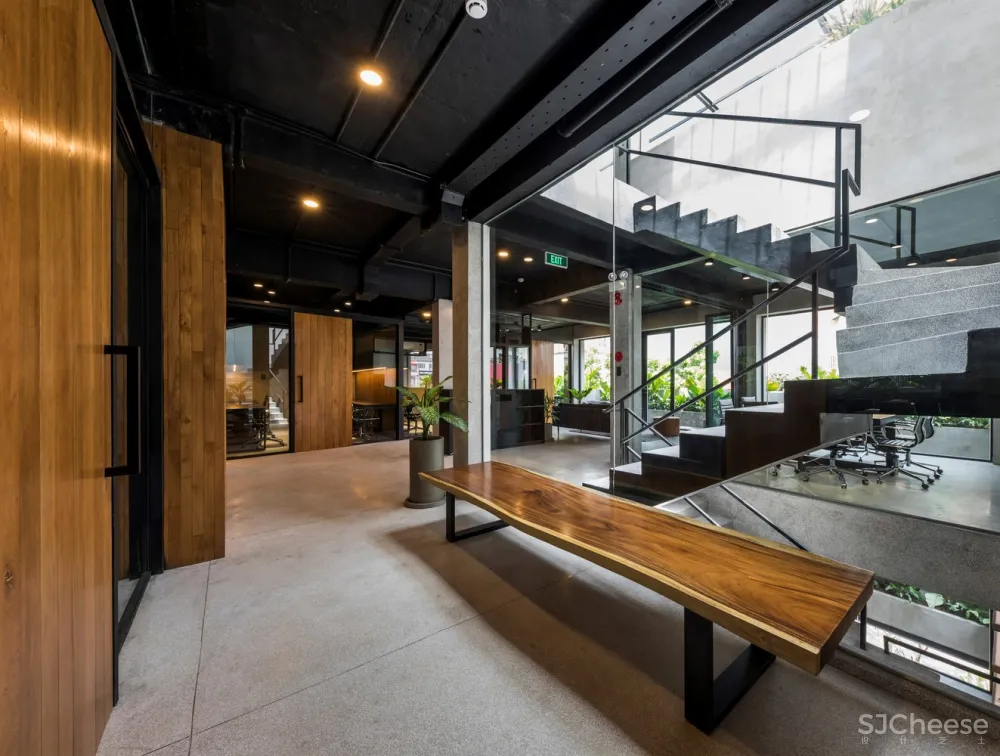 Sanuki Daisuke architects：越南年轻创业者的办公空间