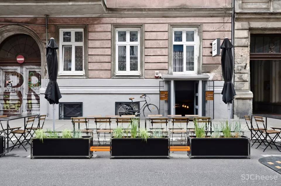 波兰 Źródło威士忌酒吧 | Adam Wiercinski