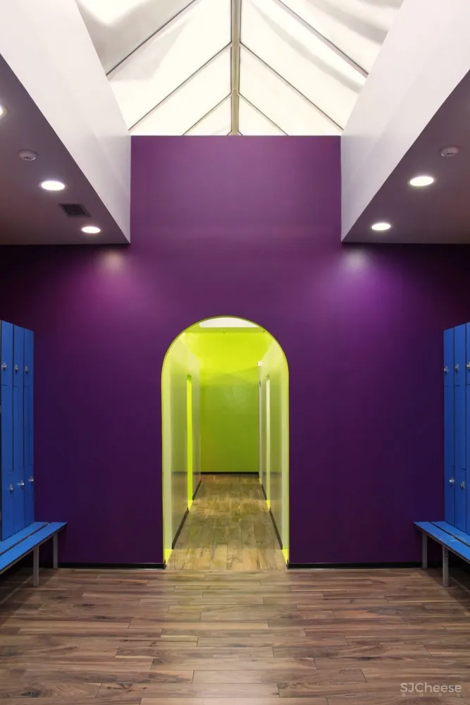 [俱乐部] Kalorias Club Children Dressing Room