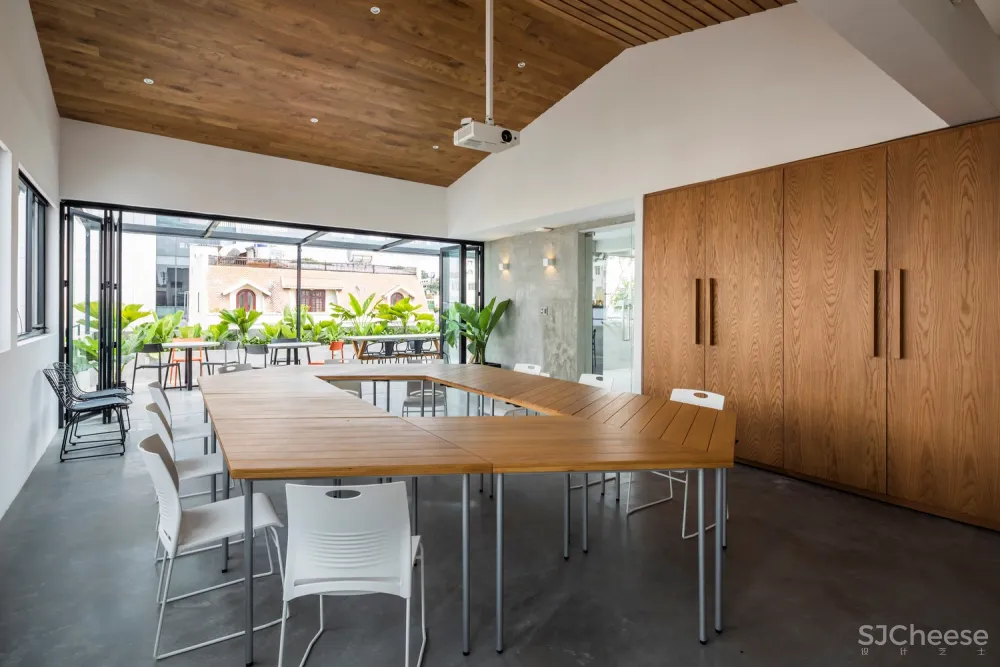 Sanuki Daisuke architects：越南年轻创业者的办公空间