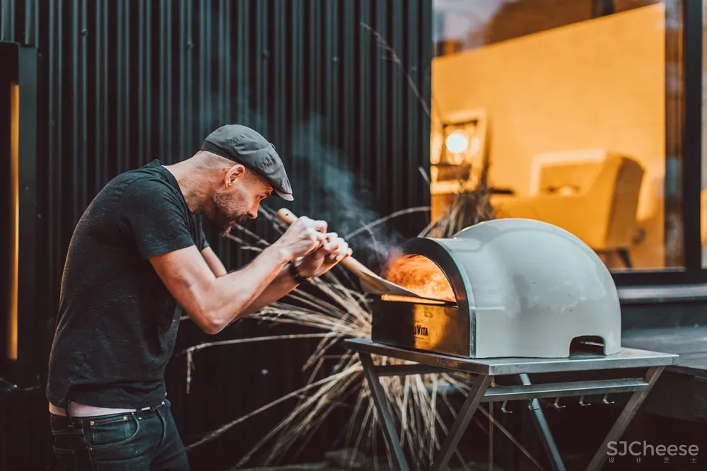 英国一对双胞胎兄弟自建优雅工业之家