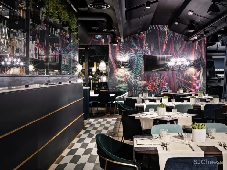 戏剧感十足的 ZOMBY BLUE 演艺娱乐中心 | fabio gianoli