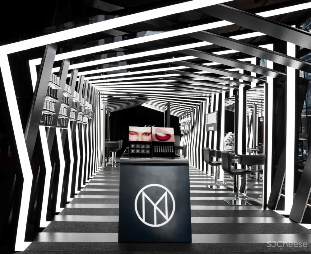 Zaha Hadid:化妆品品牌的精品展馆 首