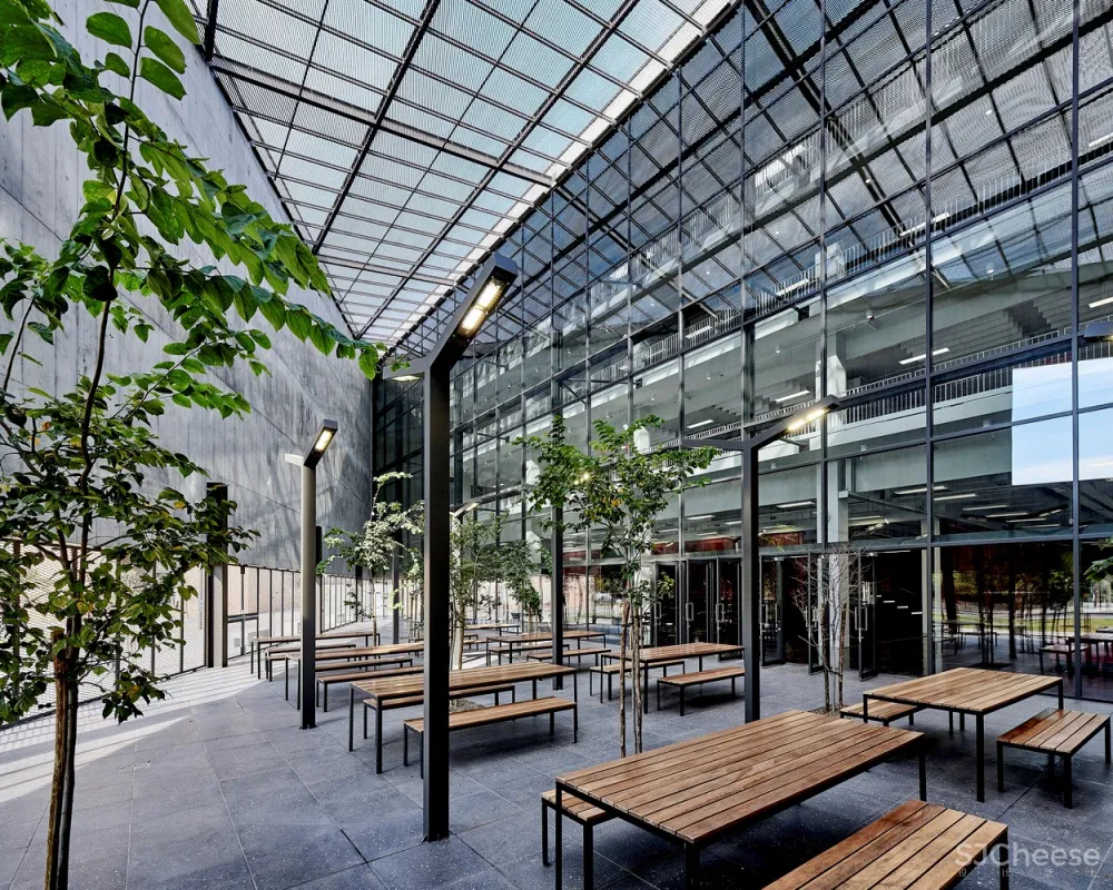 索尔·普拉特杰大学学生资源中心 / Designworkshop