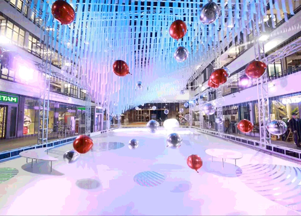 香港飘浮圣诞展亭,随风晃动的气球组成另类城市风景 | AaaM建筑设计工作室