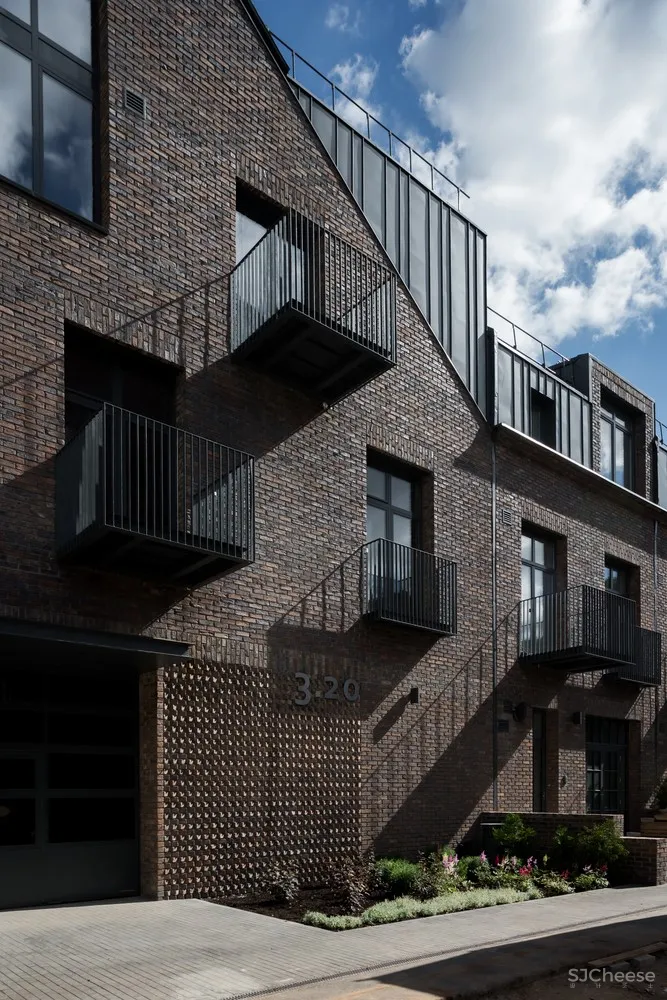 夹层公寓改造 / DNK ag