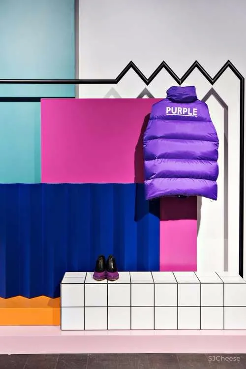 色彩与廓形 · VVNK 装置艺术空间 | Zinovatnaya