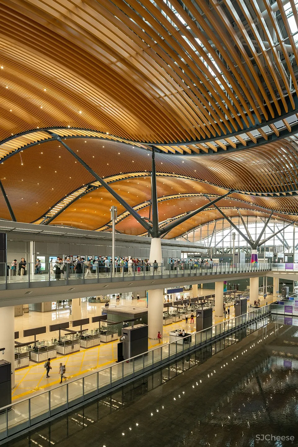 Aedas与RSHP共同完成港珠澳大桥香港口岸旅检大楼设计