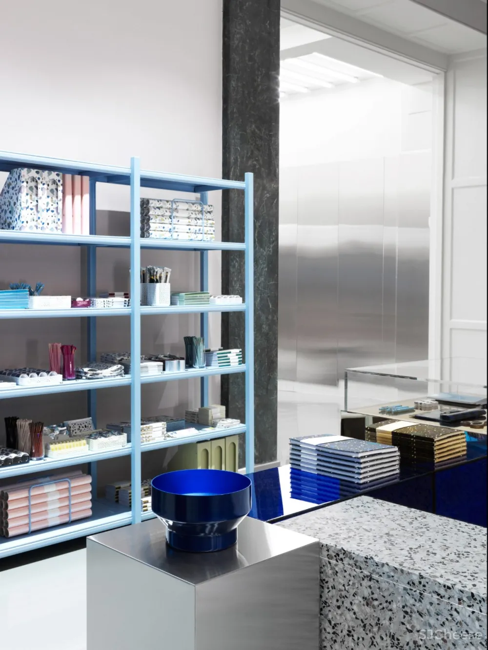 哥本哈根：新旗舰店粉色的房间 首