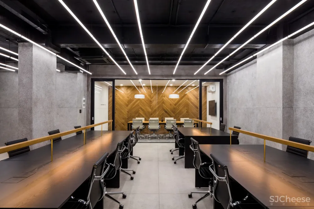 Sanuki Daisuke architects：越南年轻创业者的办公空间