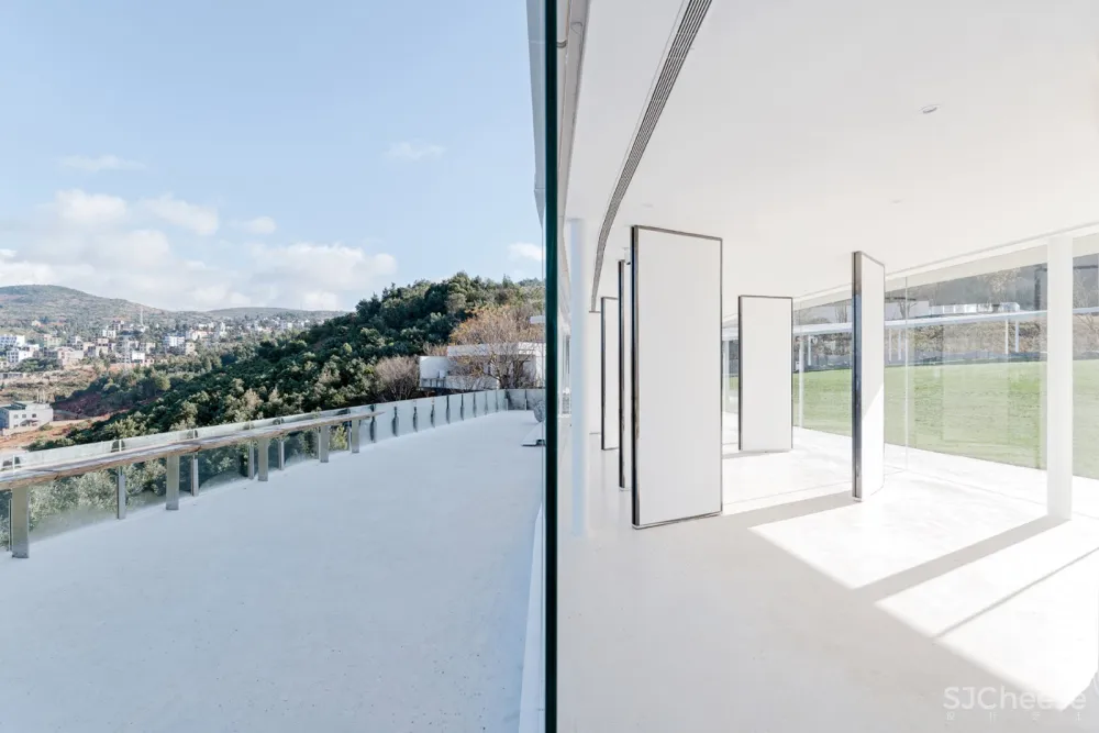 “云” – 云南抚仙湖万科艺术美学中心 / 承迹景观 首