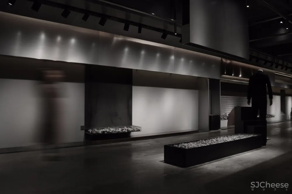 煜哲男装—堆积中的光与影丨术锐室内设计 首