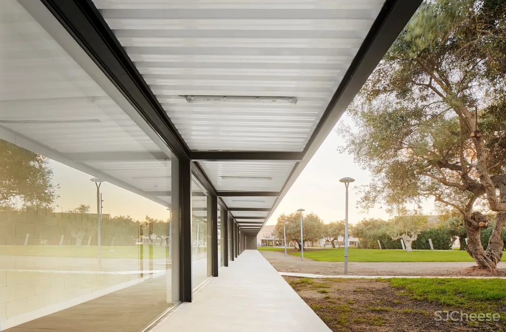 Vila-Seca市立体育馆翻新及扩建,西班牙 / NAM Arquitectura