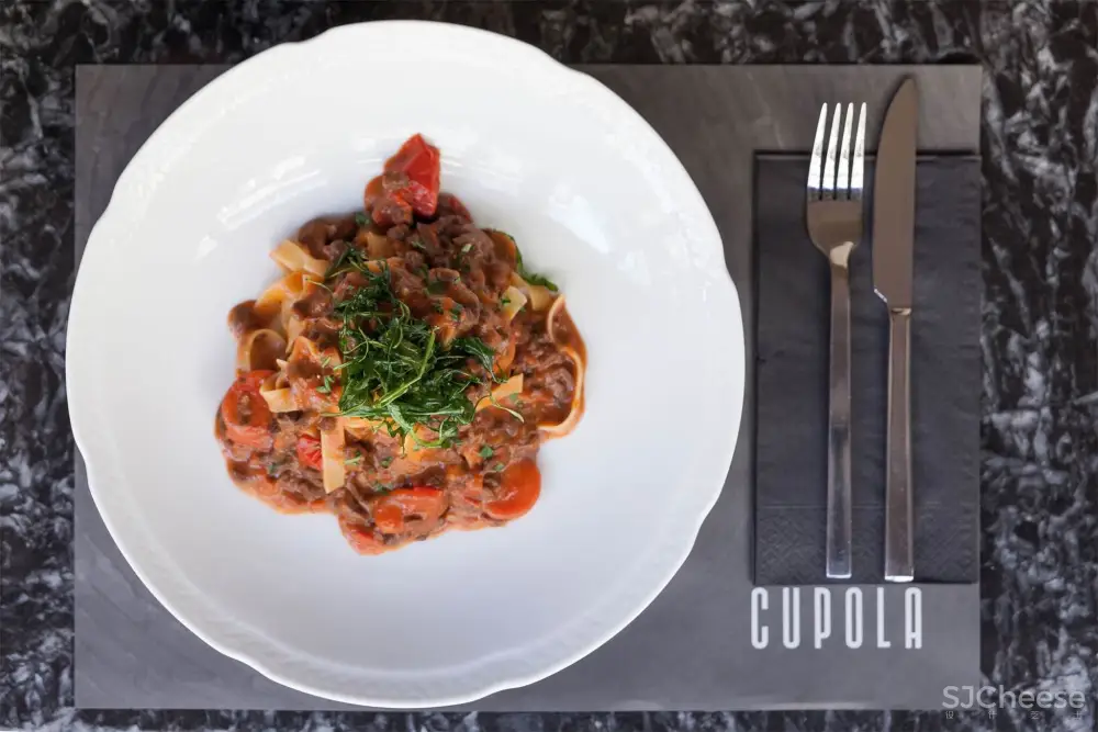 在希腊享受一餐纯正的意式美味