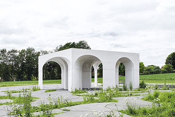 Gijs Van Vaerenbergh设计：拱形空间提供各个方向的环境面