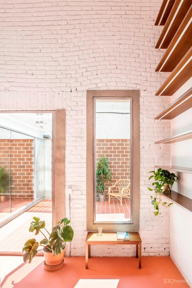 90㎡巴塞罗那不规则住宅 | CRÜ