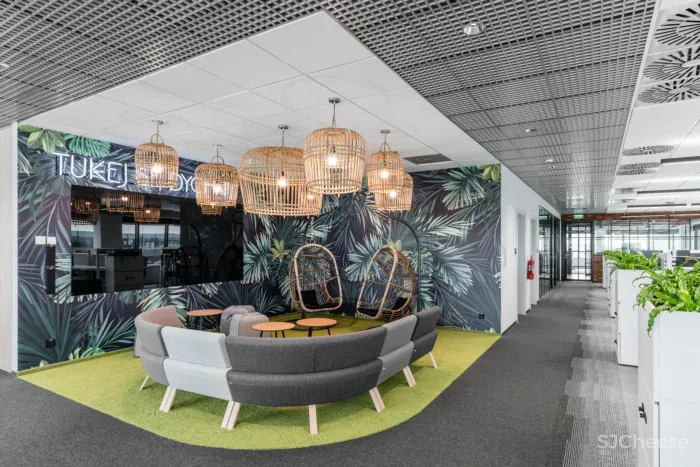 波兰全球管理咨询公司办公室设计