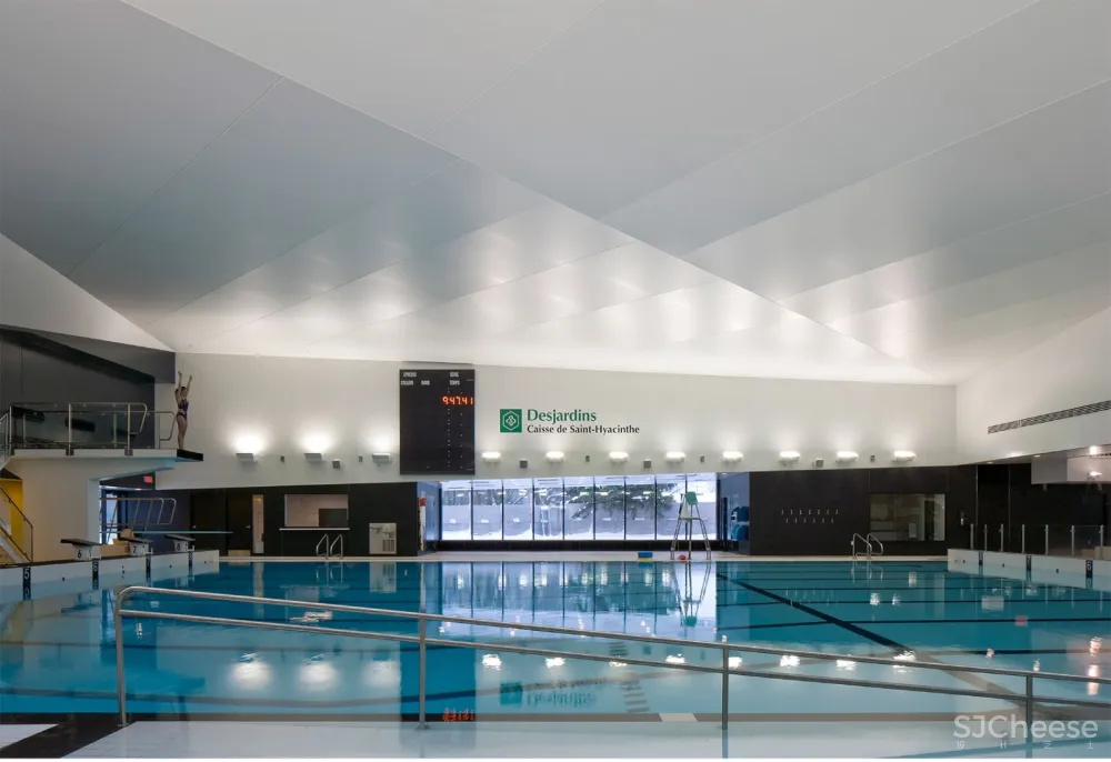 ACDF Architecture:魁北克Desjardins水上运动中心