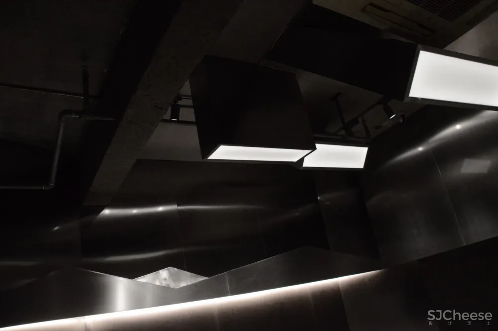 易写男装——魅影重重丨术锐室内设计 首