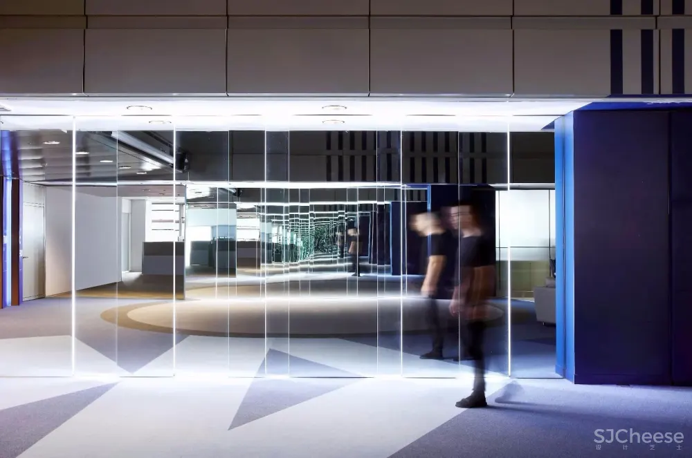 台湾306m²如KTV般的Light up办公室