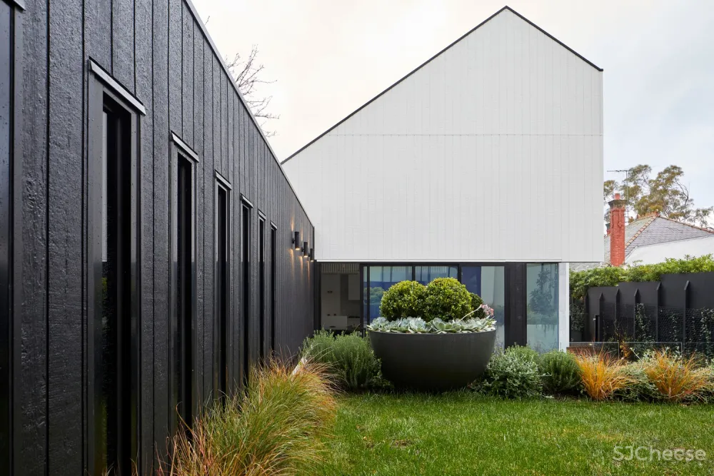 首发 | Mostaghim & Associates 让冬季的阳光进入生活空间 首