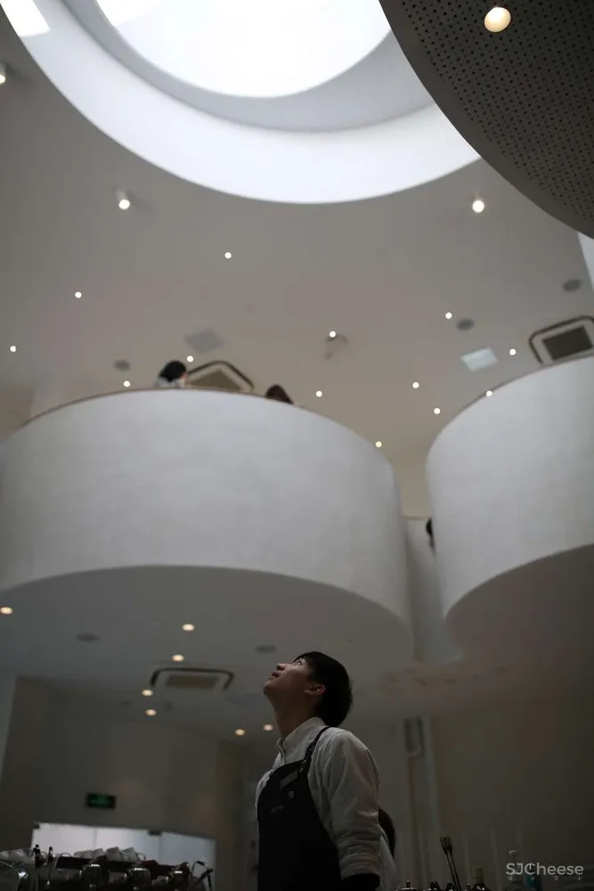 最新 | 不迫建筑工作室：上海鹰集咖啡丰盛里店 首