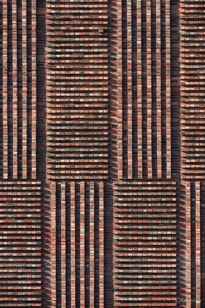 夹层公寓改造 / DNK ag