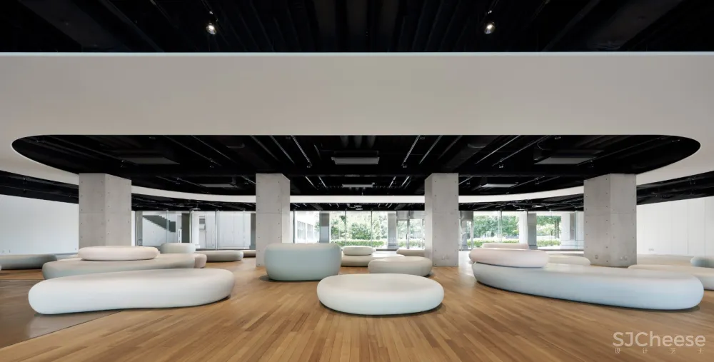 Igarashi Design Studio | 充满鹅卵石家具的Zero空间