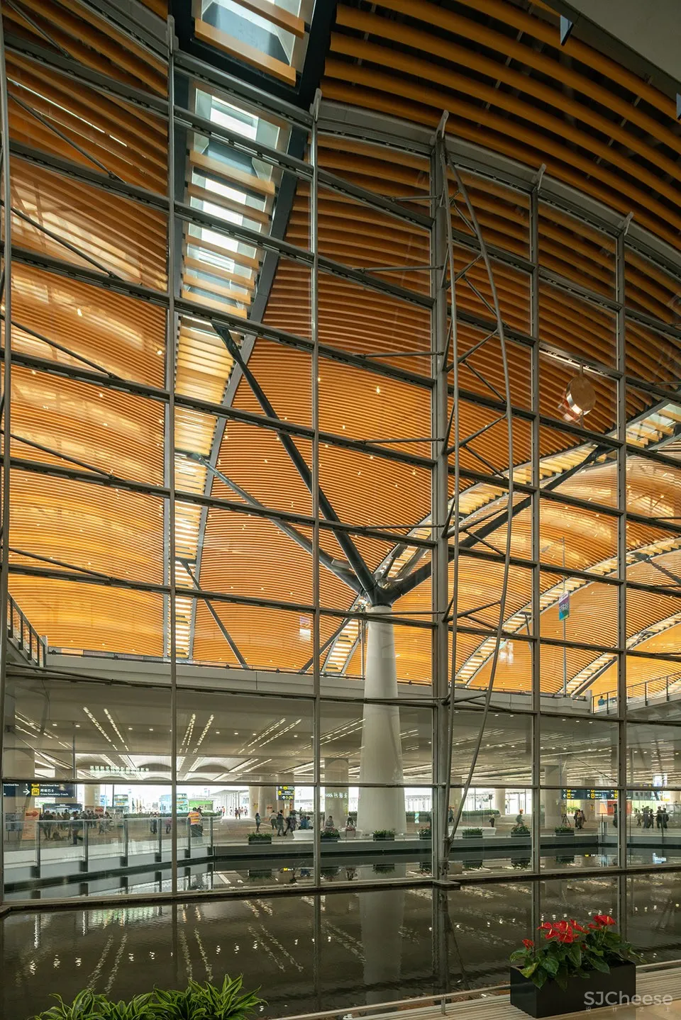 Aedas与RSHP共同完成港珠澳大桥香港口岸旅检大楼设计