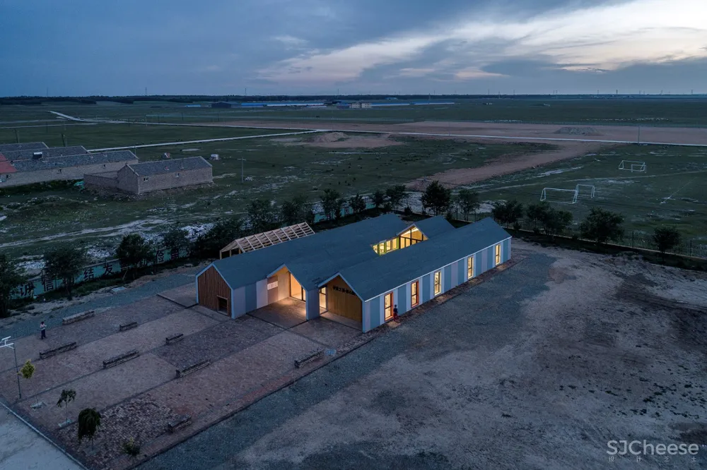 张北县二台镇华夏之星初心图书馆,河北 / 度态建筑