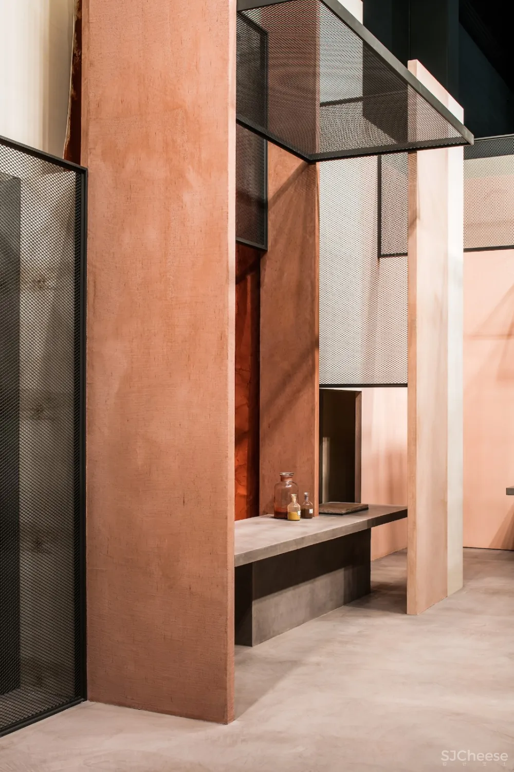 首发 | Frederic Kielemoes 结构化的极简主义展台