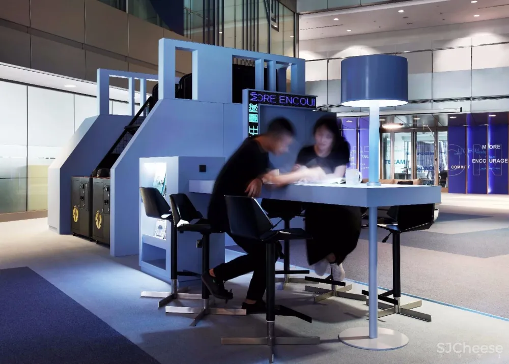 台湾306m²如KTV般的Light up办公室