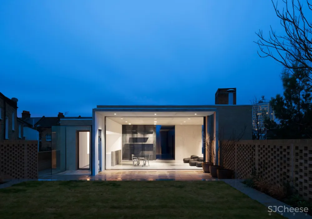 Carmody Groarke | 伦敦旧砖仓库改造清水混凝土住宅 首