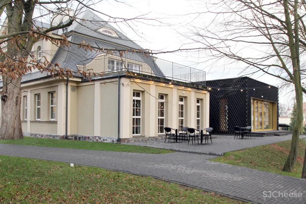 PB STUDIO | 波兰历史建筑扩建成温馨酒店