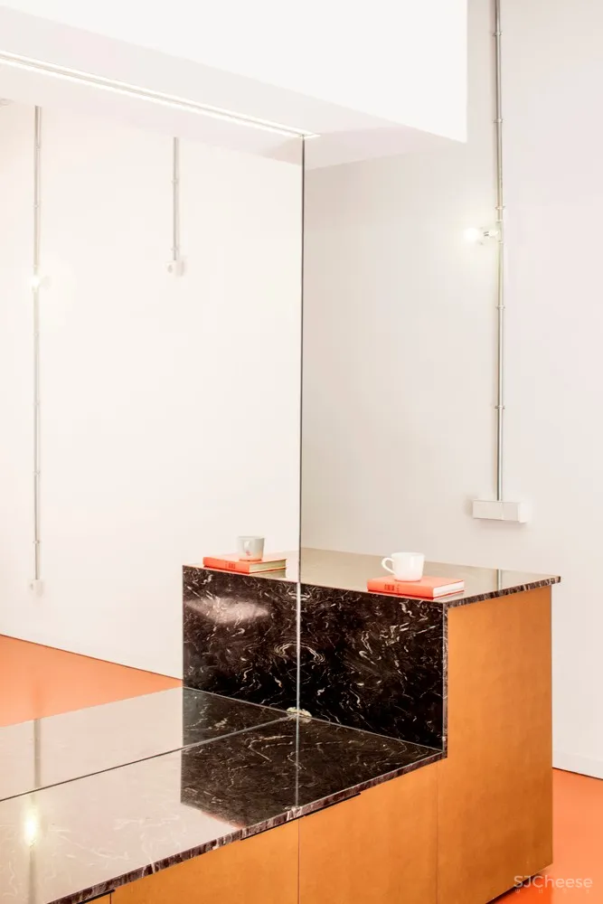 90㎡巴塞罗那不规则住宅 | CRÜ