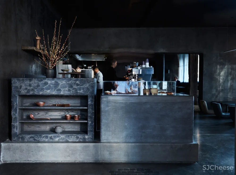 最新 | 高度质感的全黑色调:悉尼 Edition Roasters 咖啡馆 首